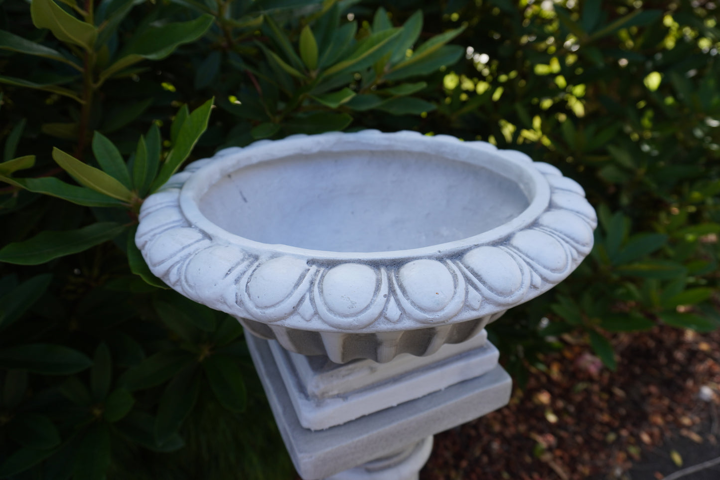 Acanthus Garden Urn